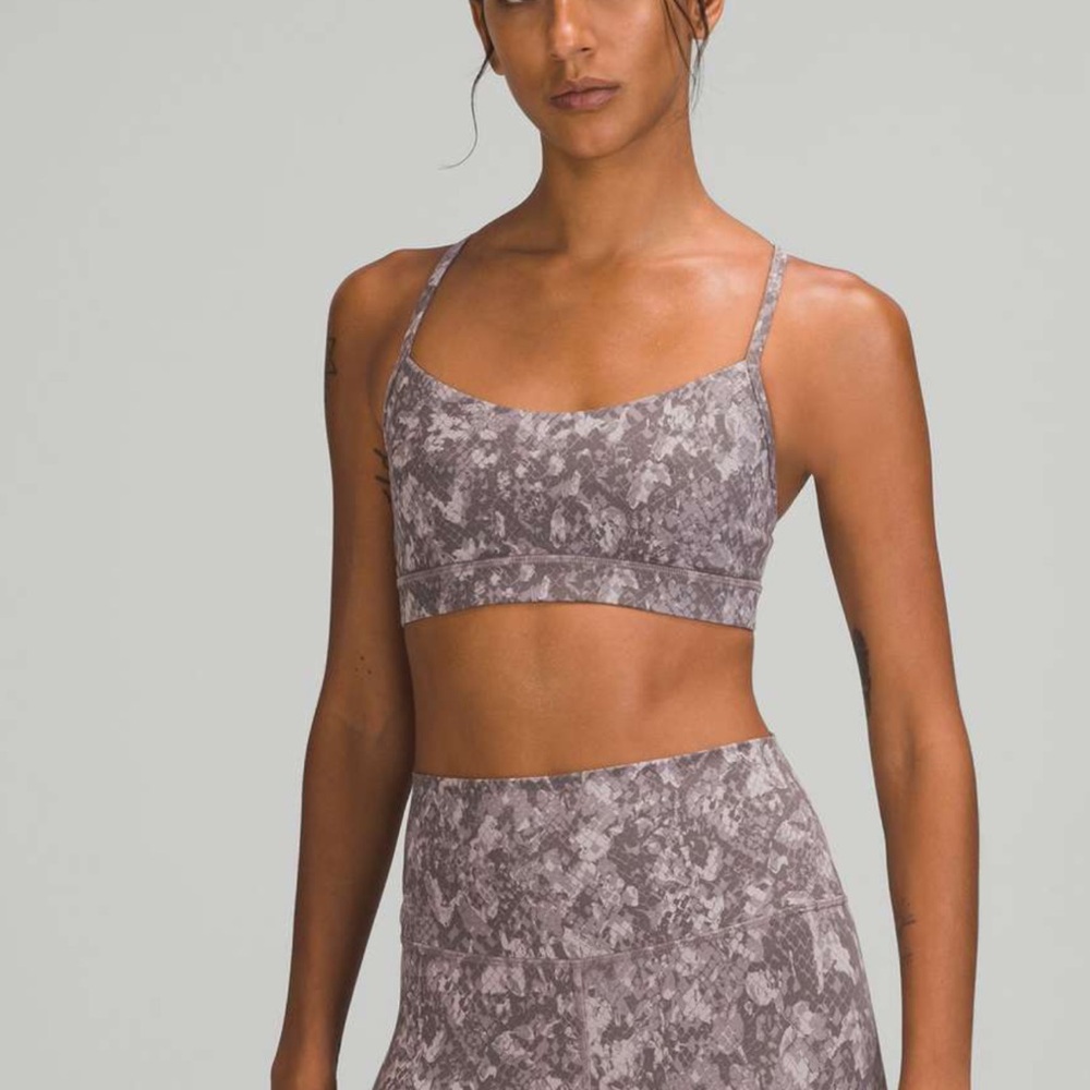 Lululemon Flow Y Nulu Bra